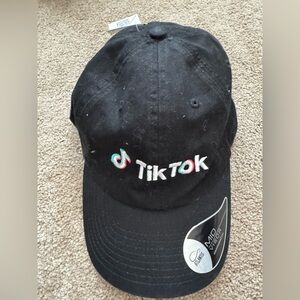 TIK-TOK Black Cap